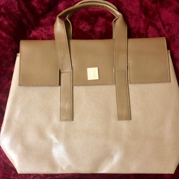 Handbags - 📍FREE w/bundle purchase📍 Tanger Tote Bag